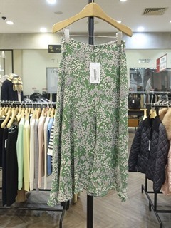 服裝商場實拍圖庫_全球服裝零售批發(fā)市場實拍_服裝展會實拍